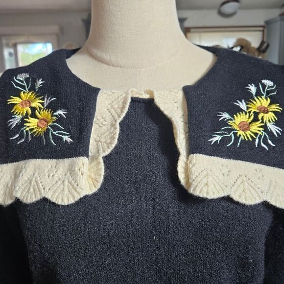 SHEIN Black Floral Embroidered Big Collar Sweater - Picture 5 of 5